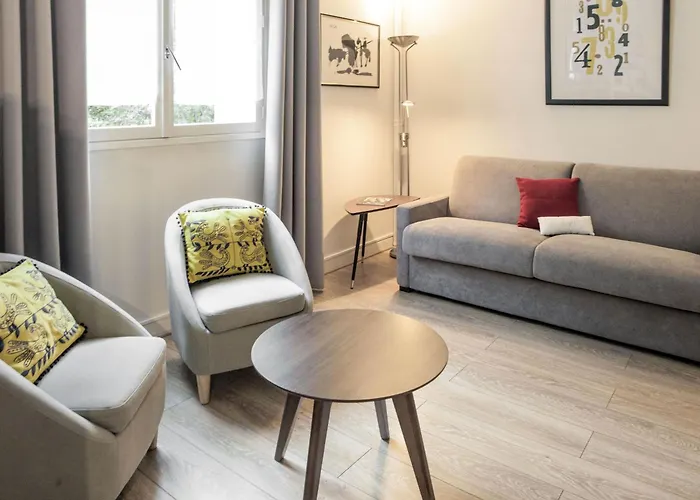 Le 1517 لو كرملين-بيستر